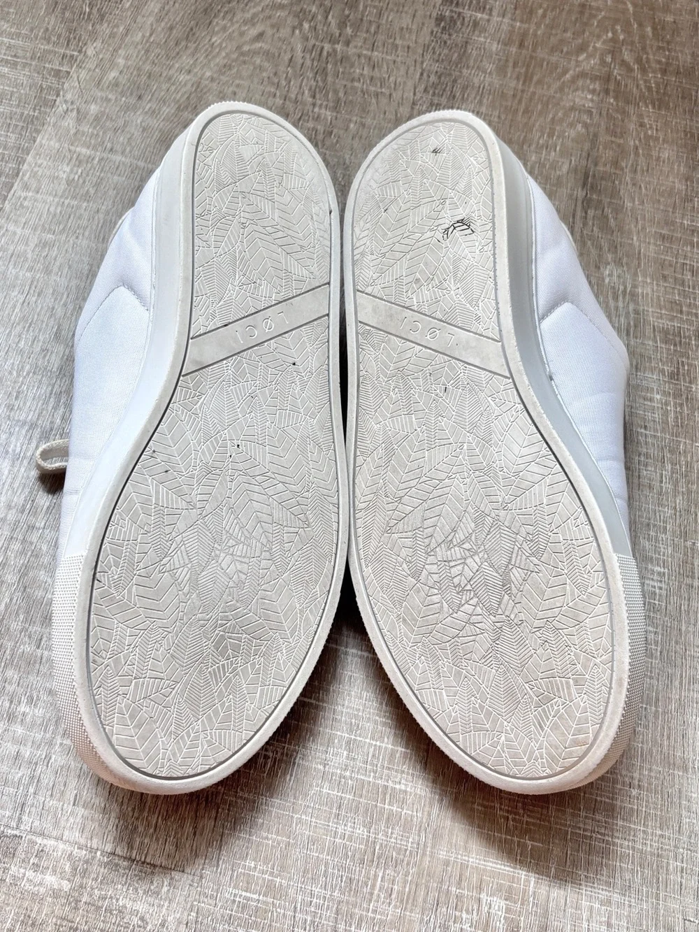 LOCI Origin Nine Vegan Sneakers Womens 9 White Tan Low Top Recycled Walking Shoe